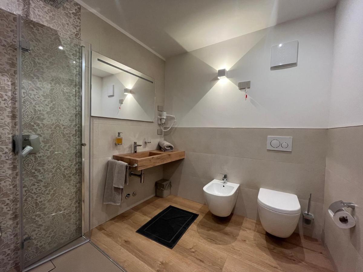 Le Rocce Val Di Non - Quality Room & Breakfast Tassullo Ngoại thất bức ảnh